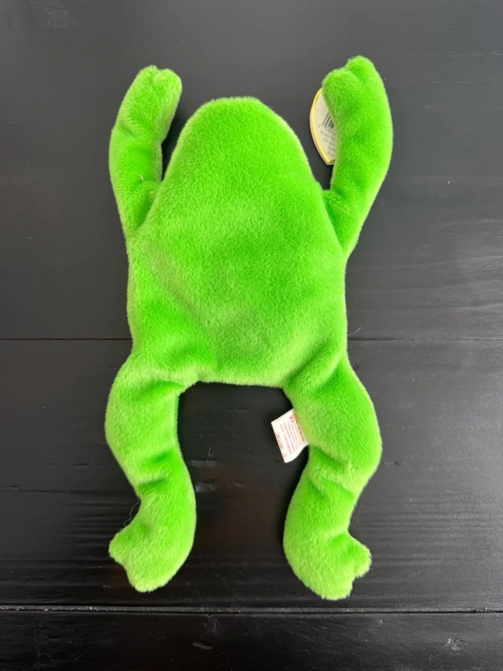 Ty Beanie Baby Green Plush Frog with Heart Swing Tag